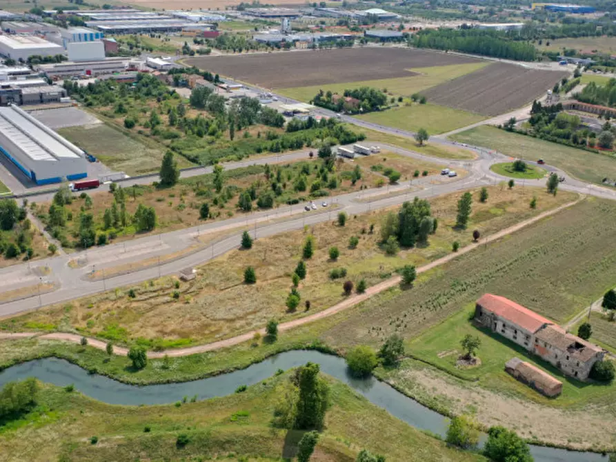 Immagine 12 di Terreno in vendita  in Via del Commercio a Parma
