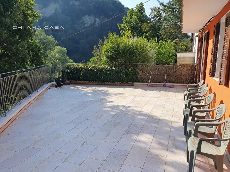 Immagine 1 di Casa indipendente in vendita  a Urbino