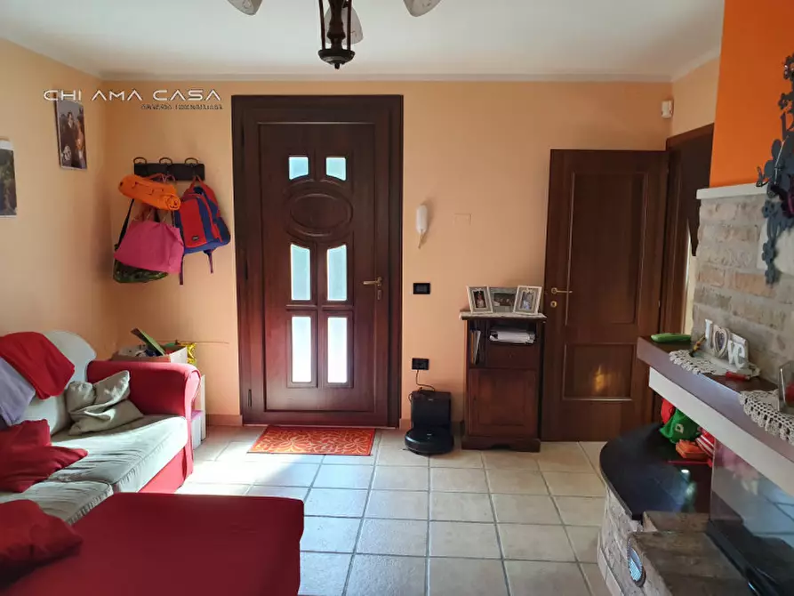Immagine 4 di Casa indipendente in vendita  a Urbino
