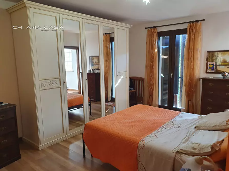 Immagine 15 di Casa indipendente in vendita  a Urbino