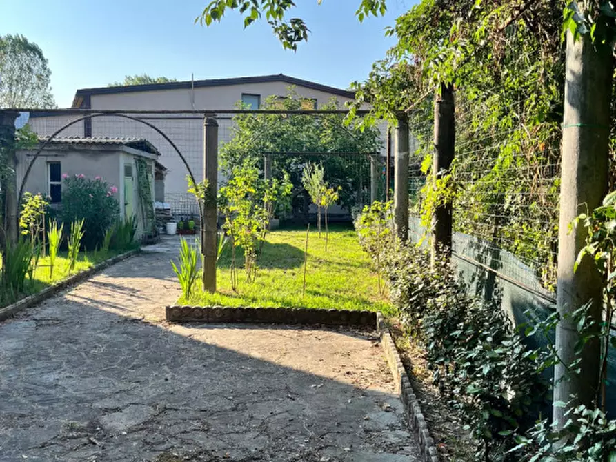 Immagine 1 di Casa indipendente in vendita  in Piazza Italo Pizzi a Fornovo Di Taro