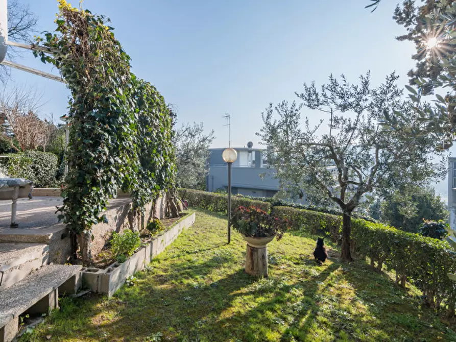 Immagine 1 di Appartamento in vendita  in via adda a Pesaro