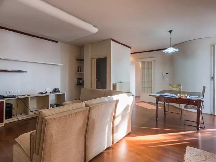 Immagine 8 di Appartamento in vendita  in via adda a Pesaro