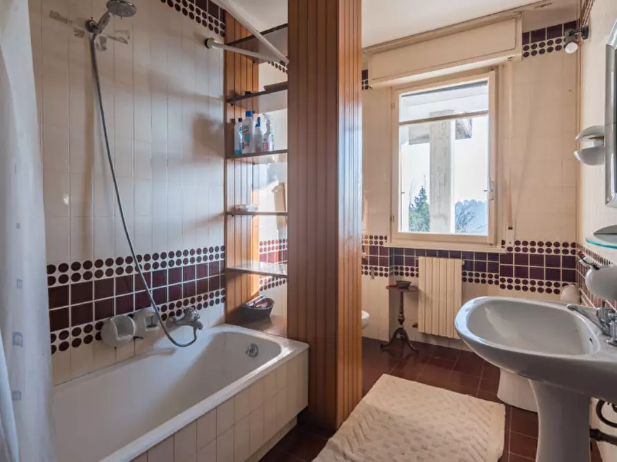 Immagine 17 di Appartamento in vendita  in via adda a Pesaro