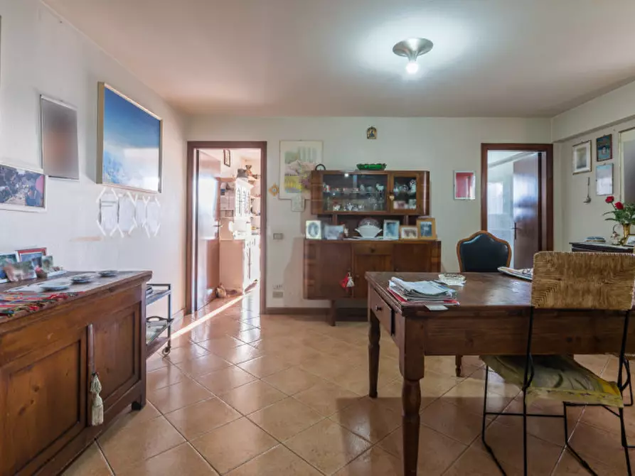 Immagine 21 di Appartamento in vendita  in via adda a Pesaro