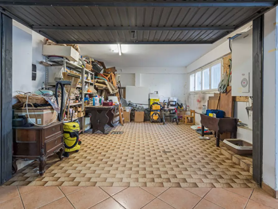 Immagine 23 di Appartamento in vendita  in via adda a Pesaro