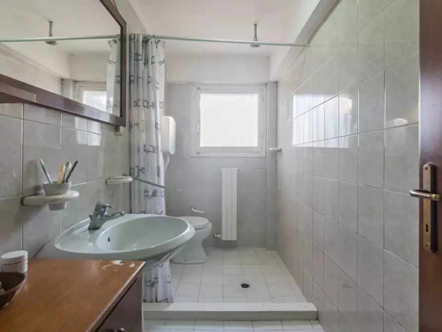 Immagine 24 di Appartamento in vendita  in via adda a Pesaro