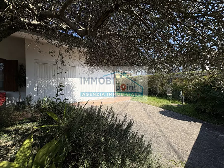 Immagine 39 di Villa in vendita  in Via Vergani a Abano Terme