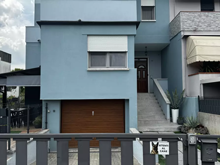 Immagine 16 di Casa bifamiliare in vendita  in Via Matteotti 190 a Giacciano Con Baruchella