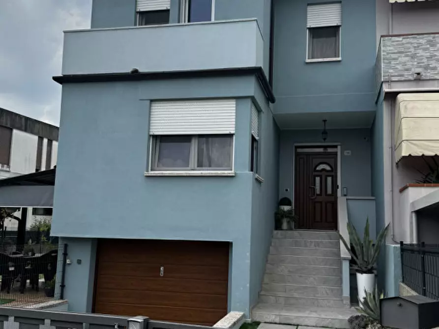 Immagine 17 di Casa bifamiliare in vendita  in Via Matteotti 190 a Giacciano Con Baruchella