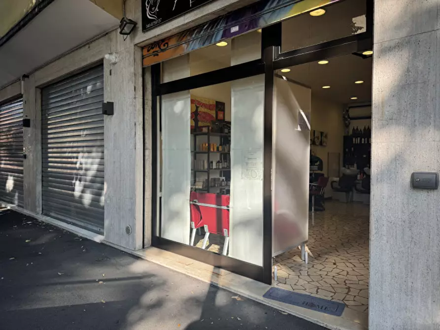 Immagine 1 di Negozio in vendita  in Piazzale pontecorvo 33 a Padova