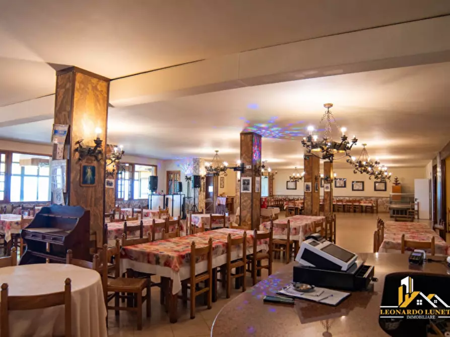 Immagine 12 di Attività commerciale in vendita  in Via Federico Fellini 2 a Palermo