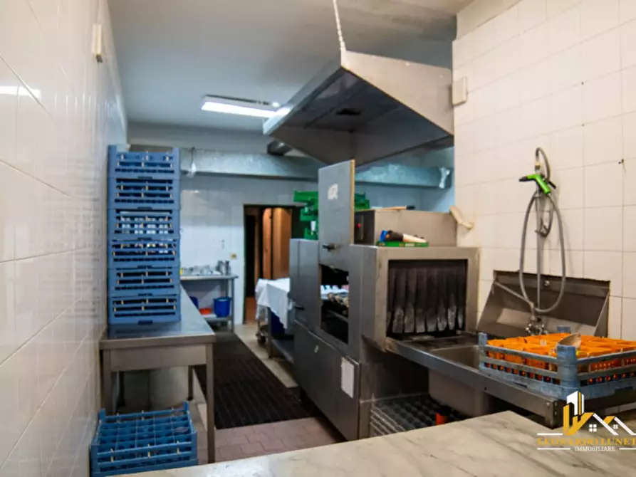 Immagine 25 di Attività commerciale in vendita  in Via Federico Fellini 2 a Palermo