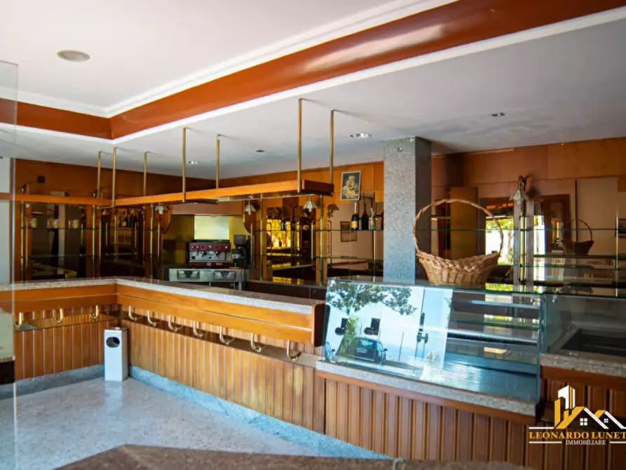 Immagine 43 di Attività commerciale in vendita  in Via Federico Fellini 2 a Palermo