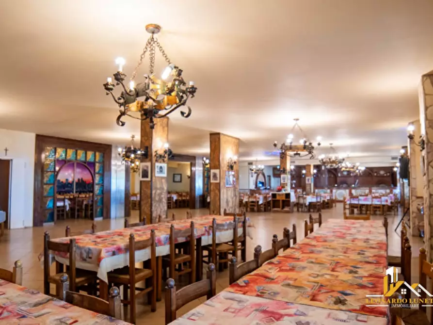 Immagine 78 di Attività commerciale in vendita  in Via Federico Fellini 2 a Palermo