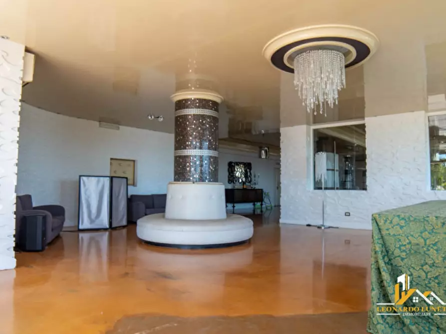 Immagine 84 di Attività commerciale in vendita  in Via Federico Fellini 2 a Palermo