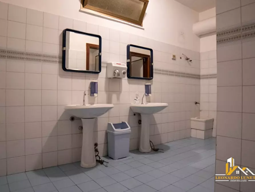 Immagine 94 di Attività commerciale in vendita  in Via Federico Fellini 2 a Palermo