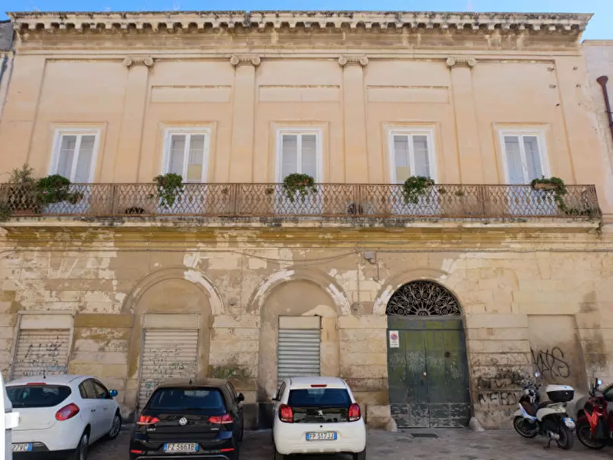 Immagine 1 di Palazzo in vendita  in Via Ascanio Grandi 34 a Lecce