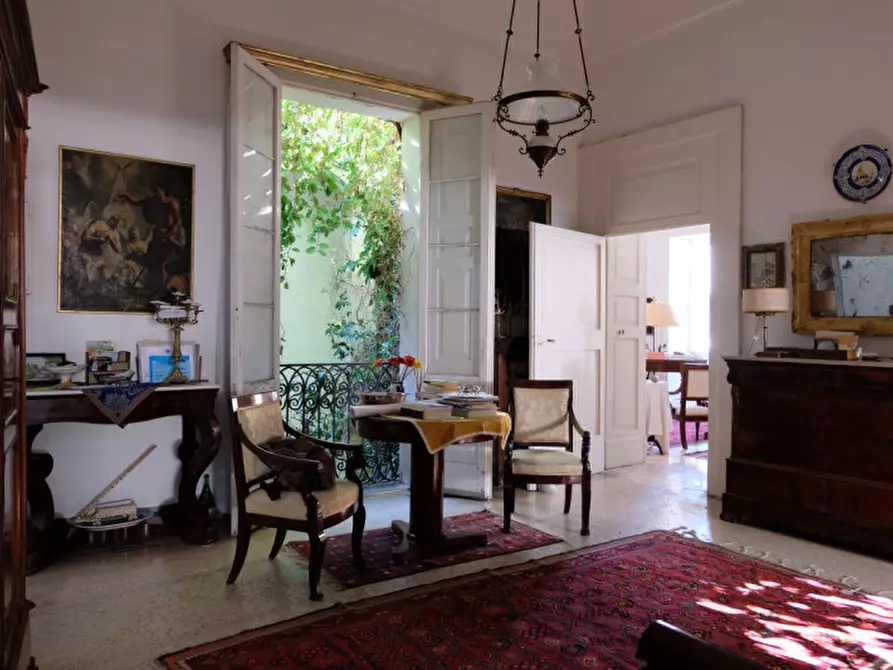 Immagine 9 di Palazzo in vendita  in Via Ascanio Grandi 34 a Lecce