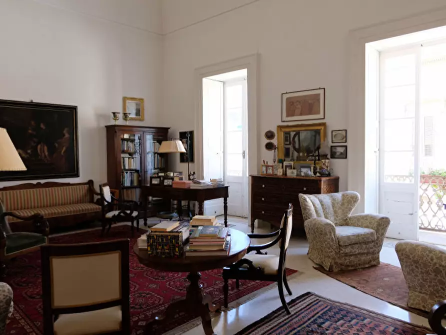 Immagine 12 di Palazzo in vendita  in Via Ascanio Grandi 34 a Lecce