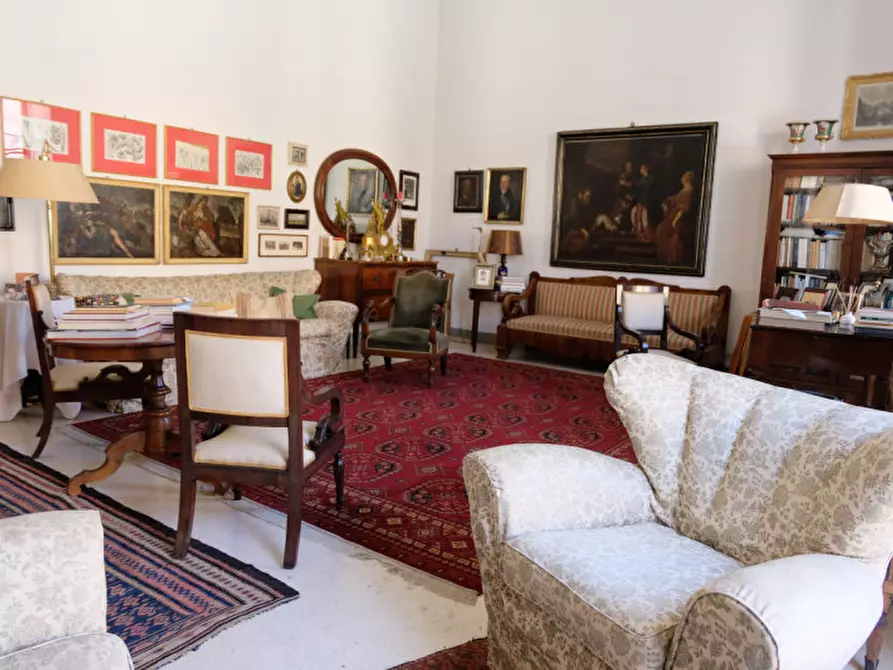 Immagine 15 di Palazzo in vendita  in Via Ascanio Grandi 34 a Lecce