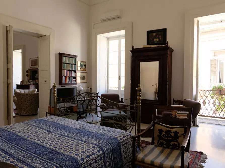 Immagine 21 di Palazzo in vendita  in Via Ascanio Grandi 34 a Lecce