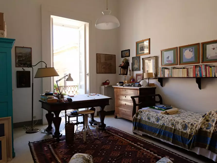 Immagine 24 di Palazzo in vendita  in Via Ascanio Grandi 34 a Lecce