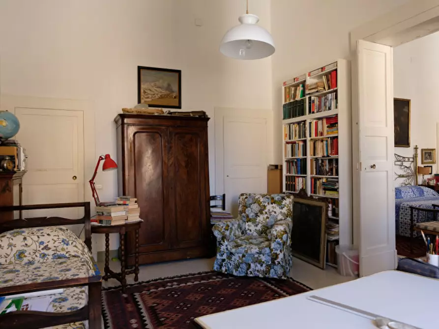 Immagine 25 di Palazzo in vendita  in Via Ascanio Grandi 34 a Lecce