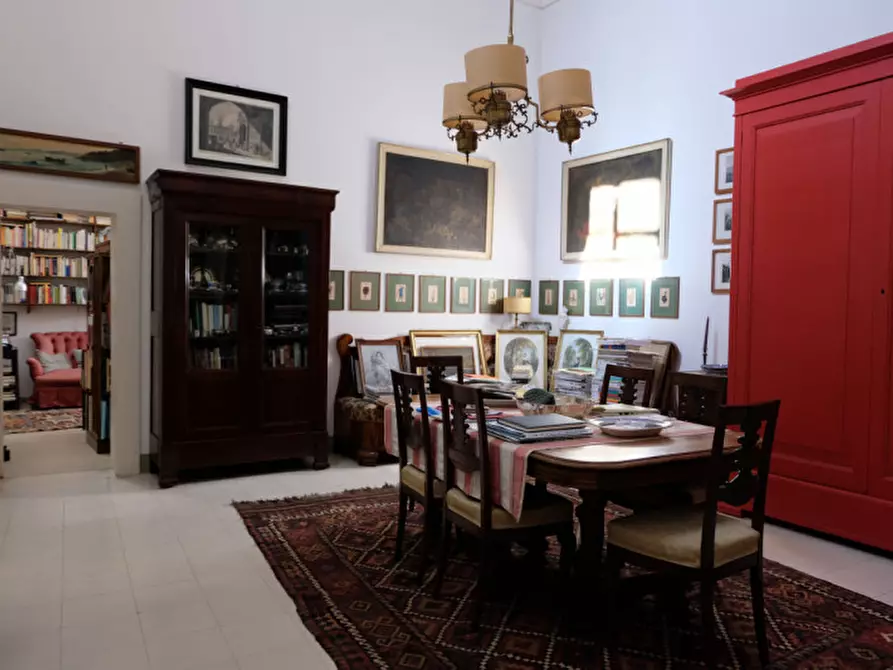 Immagine 34 di Palazzo in vendita  in Via Ascanio Grandi 34 a Lecce