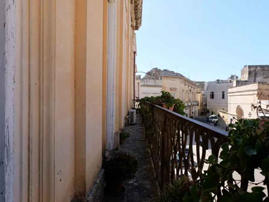 Immagine 40 di Palazzo in vendita  in Via Ascanio Grandi 34 a Lecce