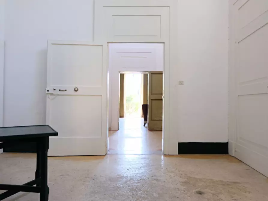 Immagine 41 di Palazzo in vendita  in Via Ascanio Grandi 34 a Lecce