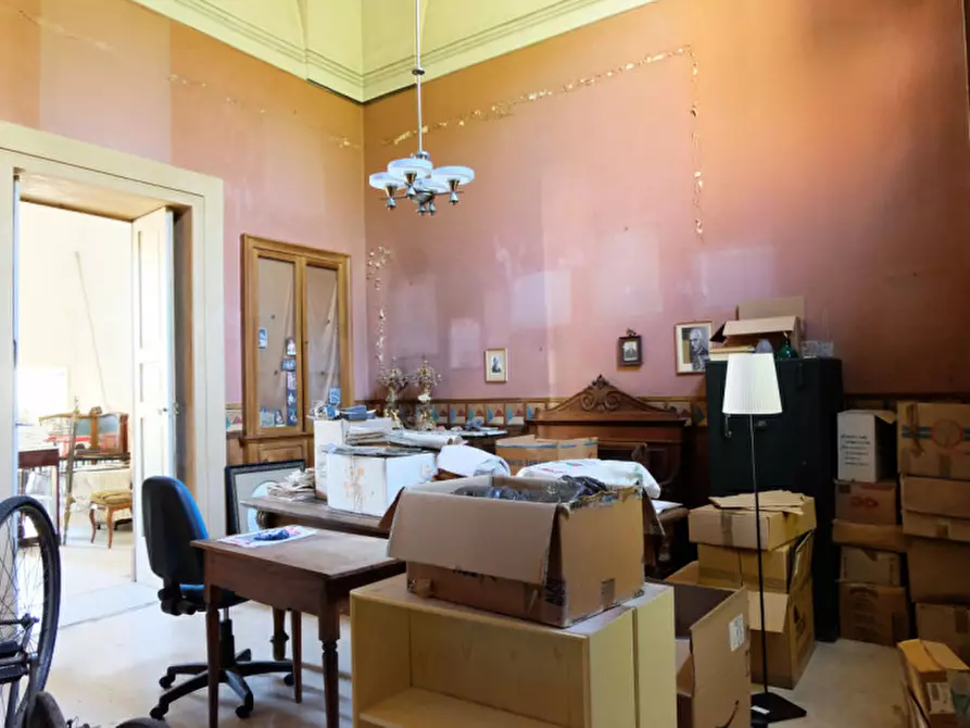 Immagine 45 di Palazzo in vendita  in Via Ascanio Grandi 34 a Lecce