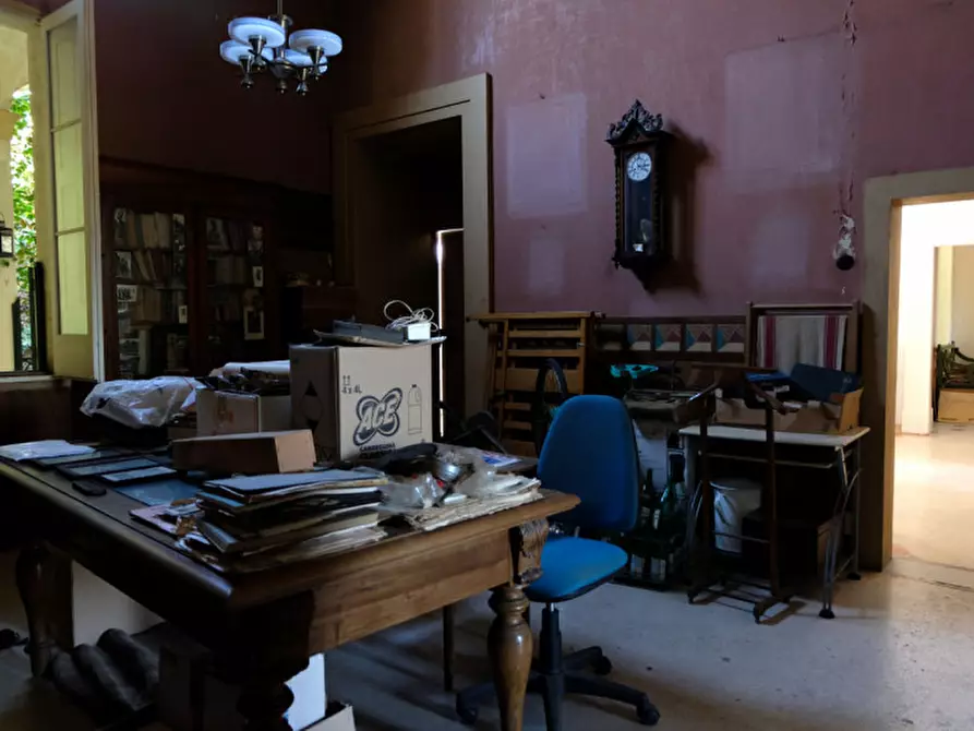 Immagine 46 di Palazzo in vendita  in Via Ascanio Grandi 34 a Lecce