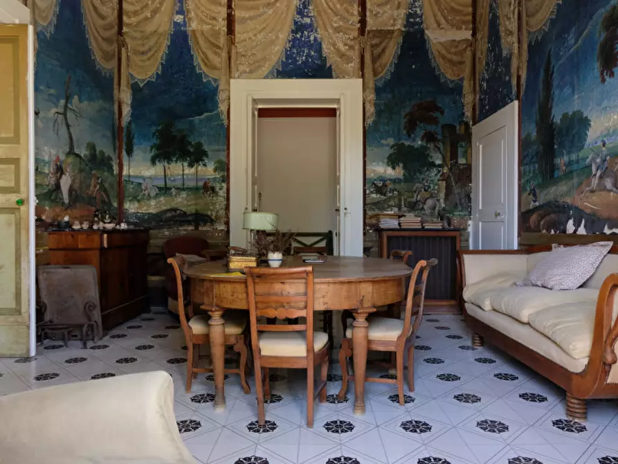 Immagine 54 di Palazzo in vendita  in Via Ascanio Grandi 34 a Lecce