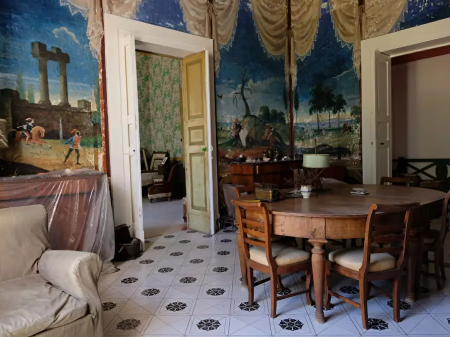 Immagine 55 di Palazzo in vendita  in Via Ascanio Grandi 34 a Lecce