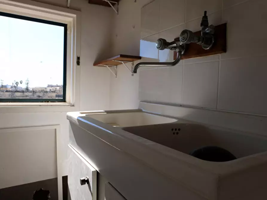 Immagine 71 di Palazzo in vendita  in Via Ascanio Grandi 34 a Lecce