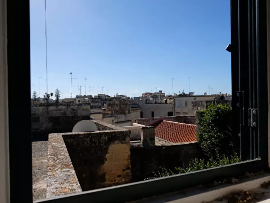 Immagine 89 di Palazzo in vendita  in Via Ascanio Grandi 34 a Lecce