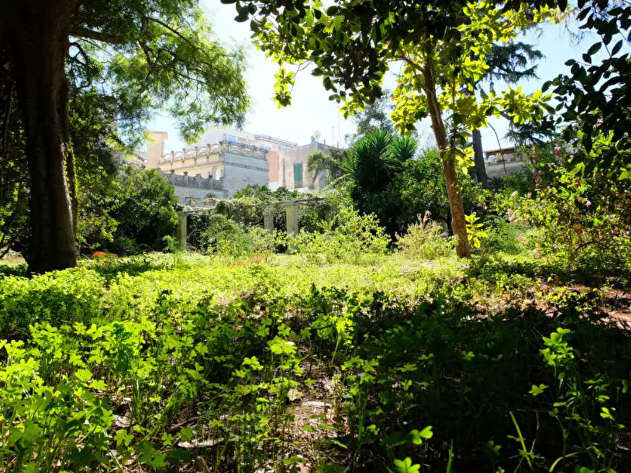 Immagine 102 di Palazzo in vendita  in Via Ascanio Grandi 34 a Lecce