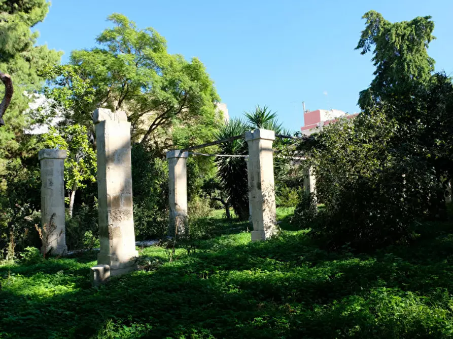 Immagine 107 di Palazzo in vendita  in Via Ascanio Grandi 34 a Lecce