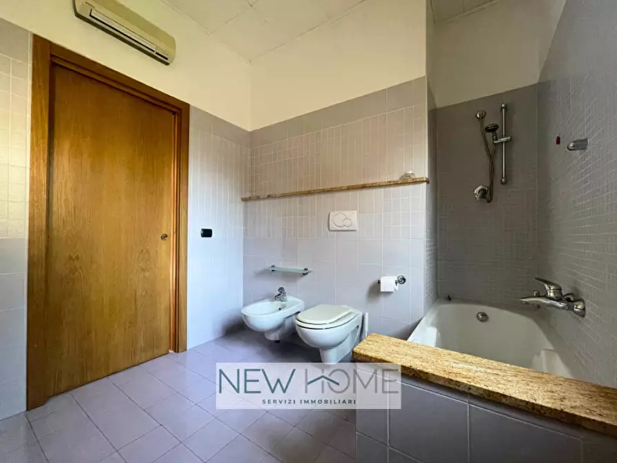 Immagine 6 di Camera in affitto  in Via Mastino della Scala 13 a Verona