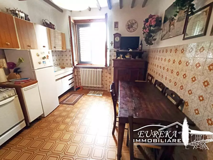 Immagine 8 di Appartamento in vendita  in Via dei Partigiani a Castiglione Del Lago