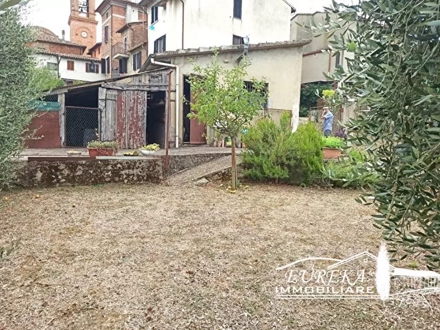 Immagine 23 di Appartamento in vendita  in Via dei Partigiani a Castiglione Del Lago