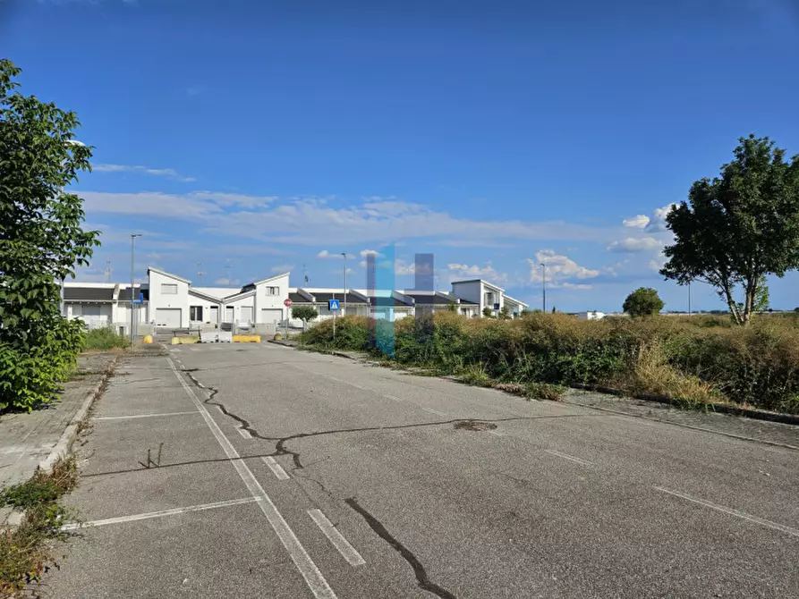 Immagine 6 di Terreno in vendita  in Via Eugenio Montale a Borgo Virgilio