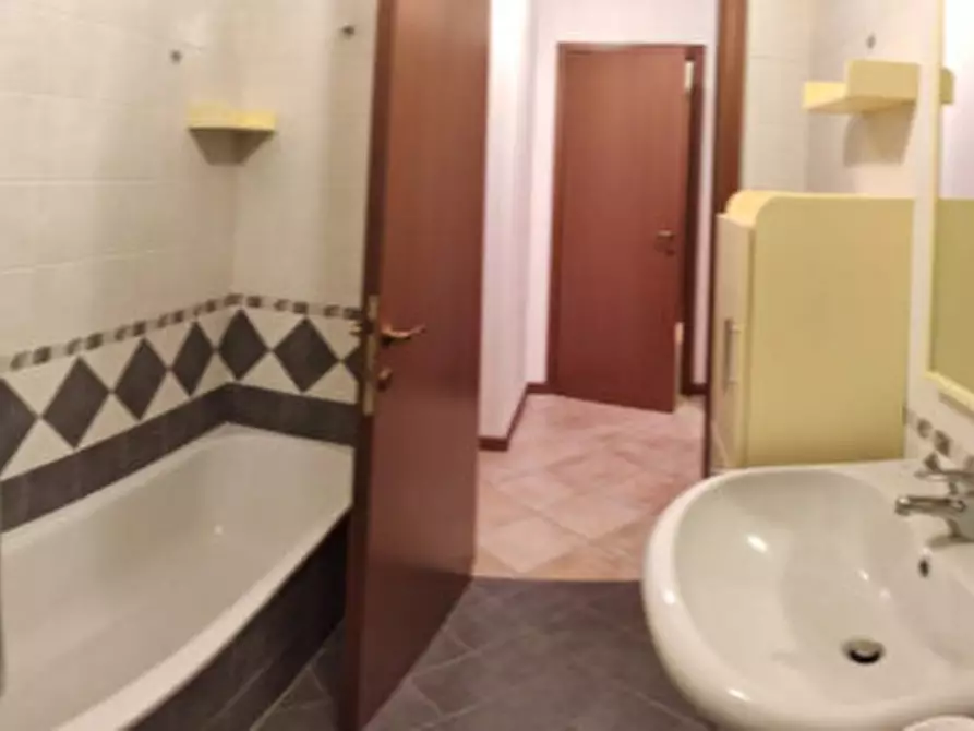 Immagine 4 di Camera in affitto  a Mirandola