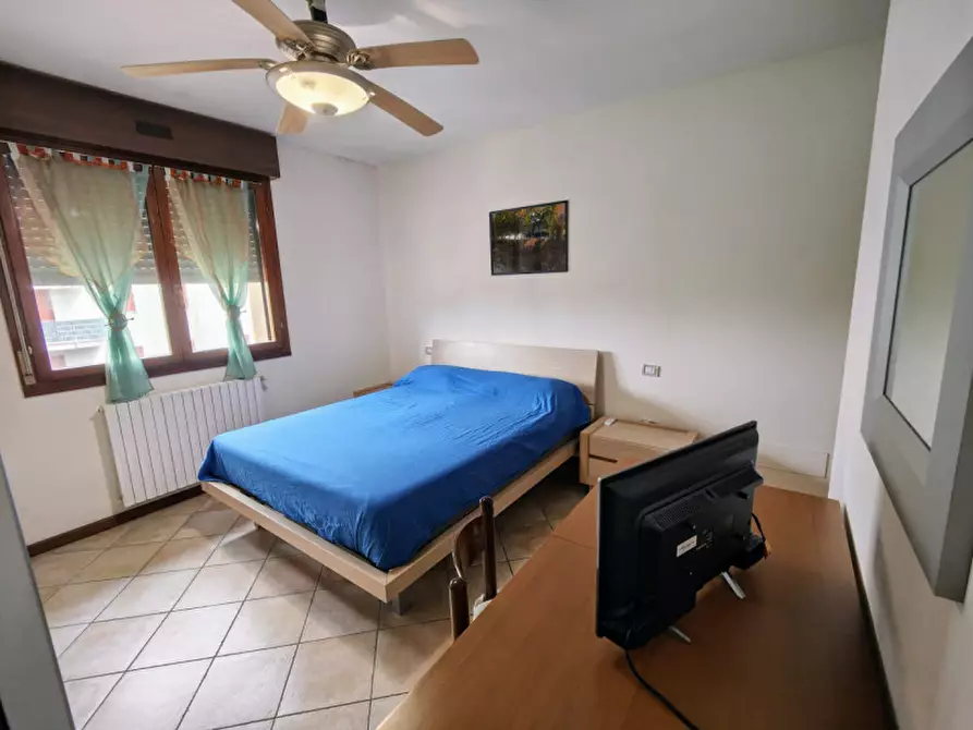 Immagine 8 di Camera in affitto  a Mirandola