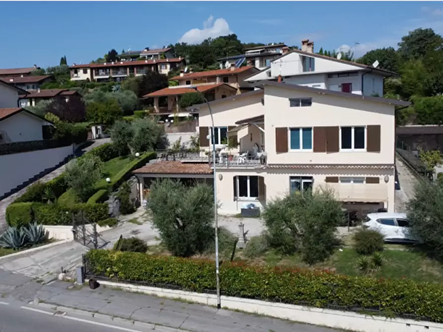 Immagine 1 di Villa in vendita  in via panoramica a Puegnago Sul Garda