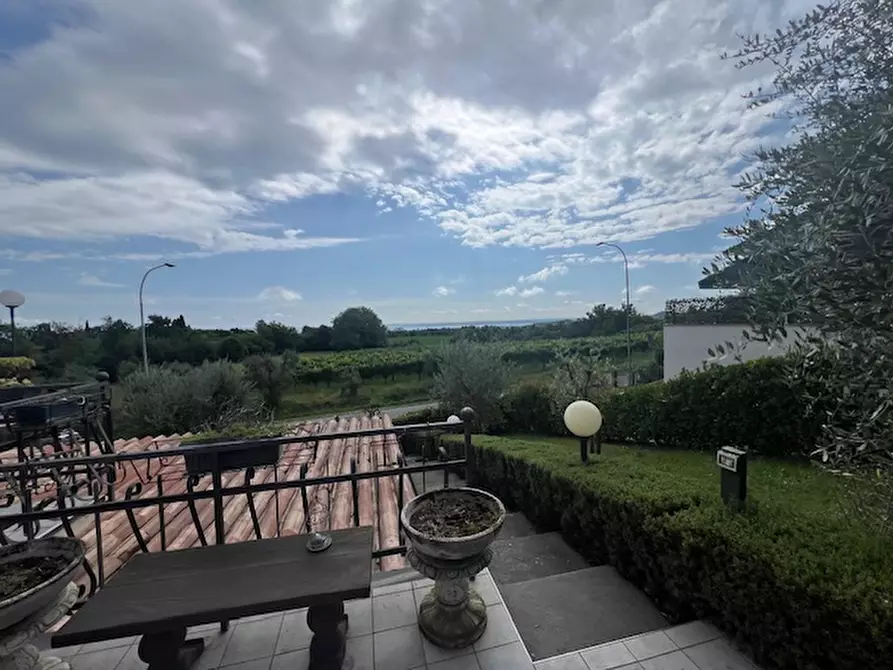 Immagine 15 di Villa in vendita  in via panoramica a Puegnago Sul Garda
