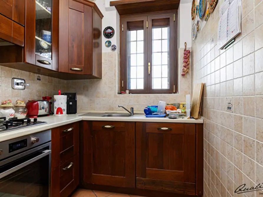 Immagine 10 di Appartamento in vendita  in via Castelplanio 16 a Roma