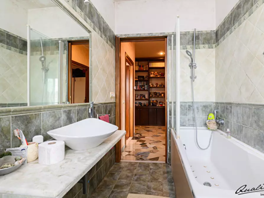 Immagine 24 di Appartamento in vendita  in via Castelplanio 16 a Roma