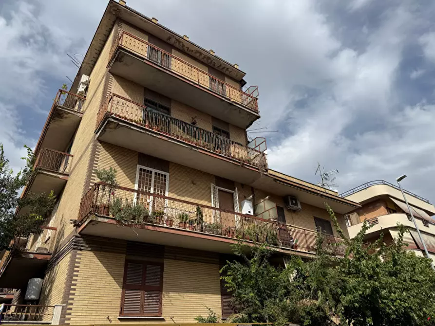 Immagine 41 di Appartamento in vendita  in via Castelplanio 16 a Roma